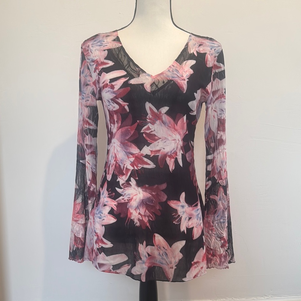 Komarov Floral V-Neck Long Sleeve Top